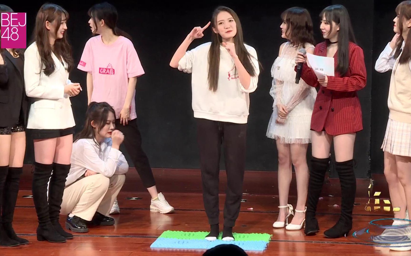 bej48王雨煊金锣赛在趾压板上跳舞两张王受罚