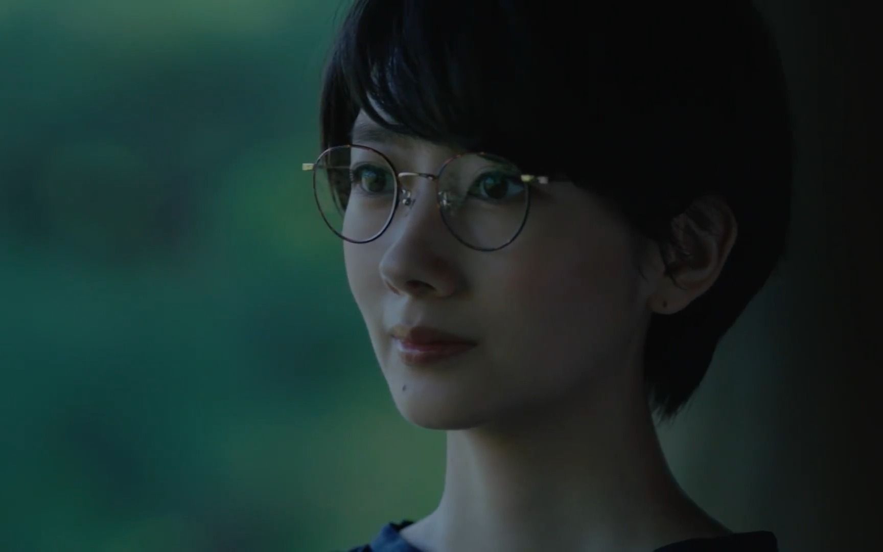 波瑠∣眼镜广告一则