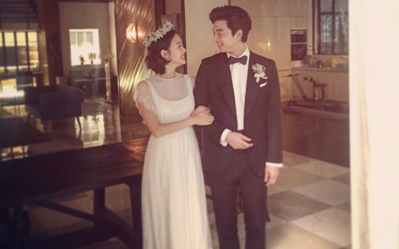 鬼怪吻戏孔刘金高银吻戏船戏合集啵啵青涩初吻成年甜蜜回吻大头贴蜜吻