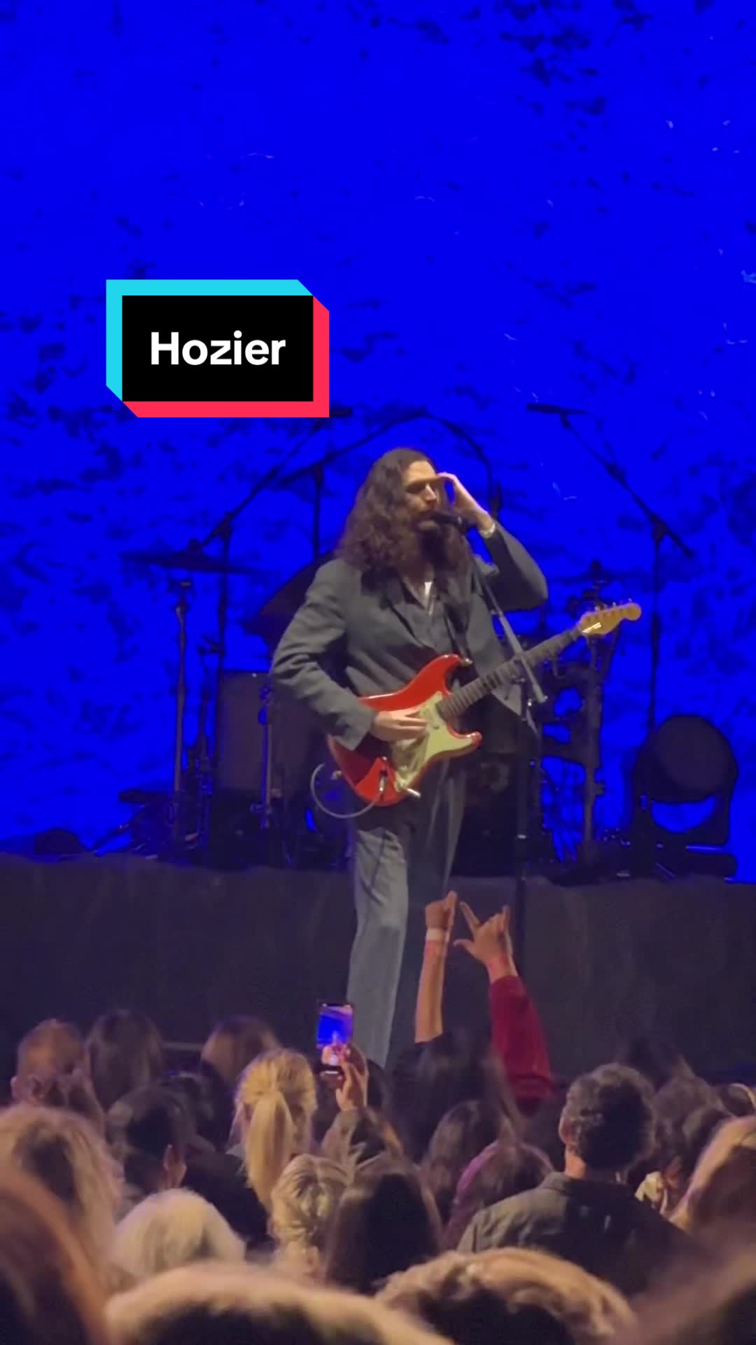 Hozier To Be Alone intro from the Hollywlod Bowl.. definitely needed that seco哔哩哔哩bilibili