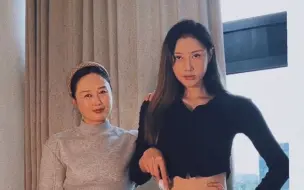 Tải video: 带妈妈一起成为国际超模～