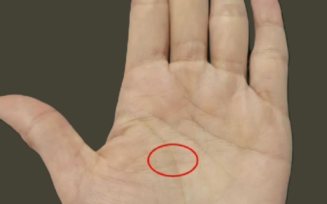 女人手相有神秘十字纹必能和佛结缘