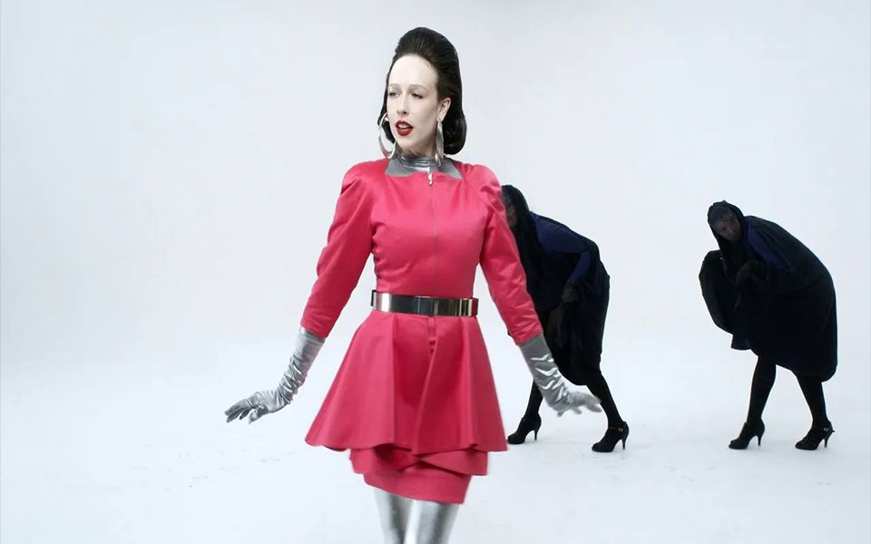 【加拿大】allie x - weird world (official video)