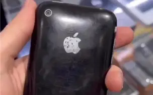 Descargar video: 我的iPhone变迁史， 记录我的成长