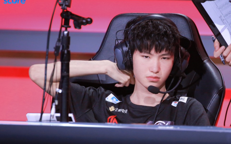 【ag一诺 | 守约踩点】 职业选手练了"一天"的守约在赛场上的命中率能