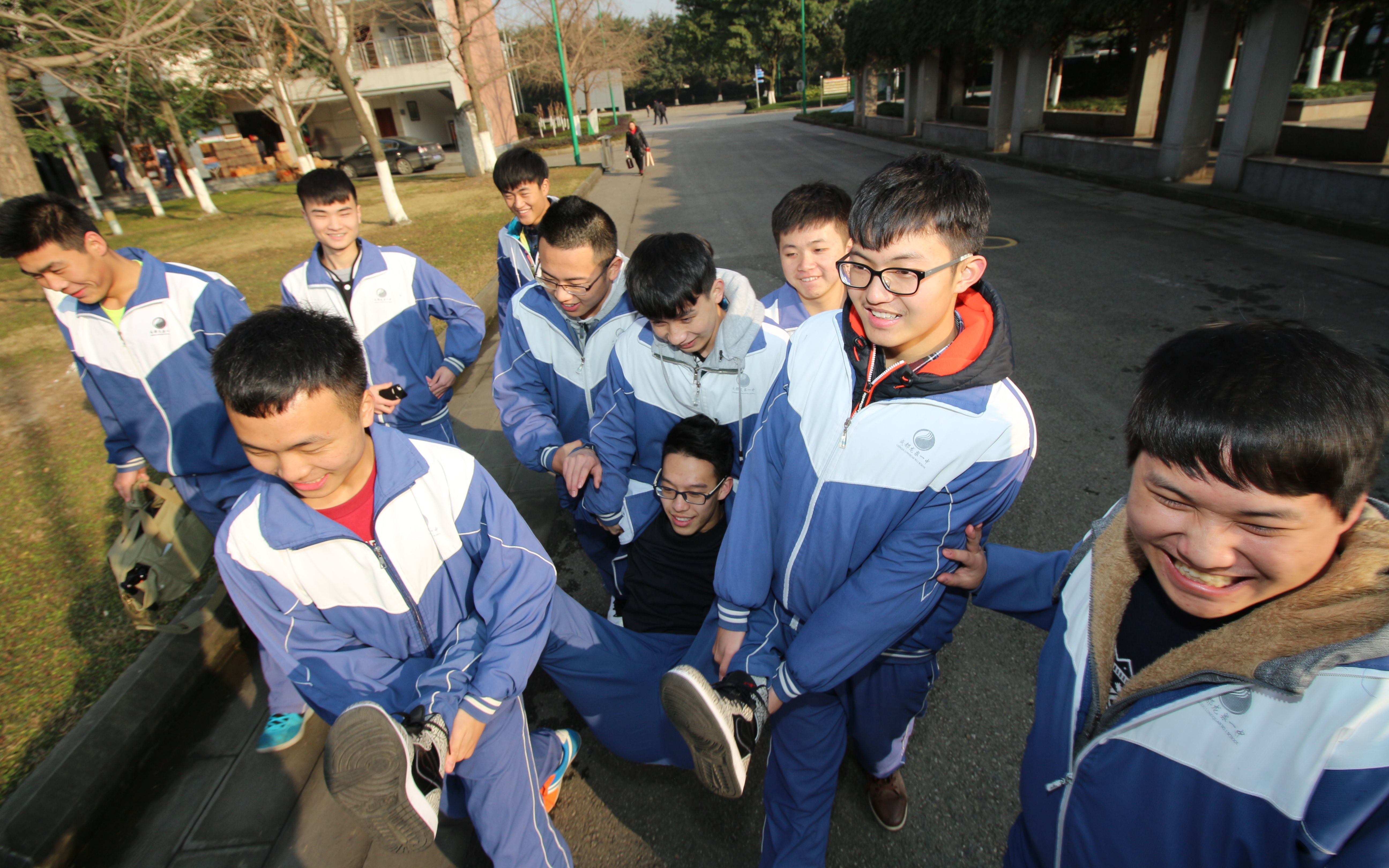 成都市龙泉一中阿鲁巴_哔哩哔哩_bilibili