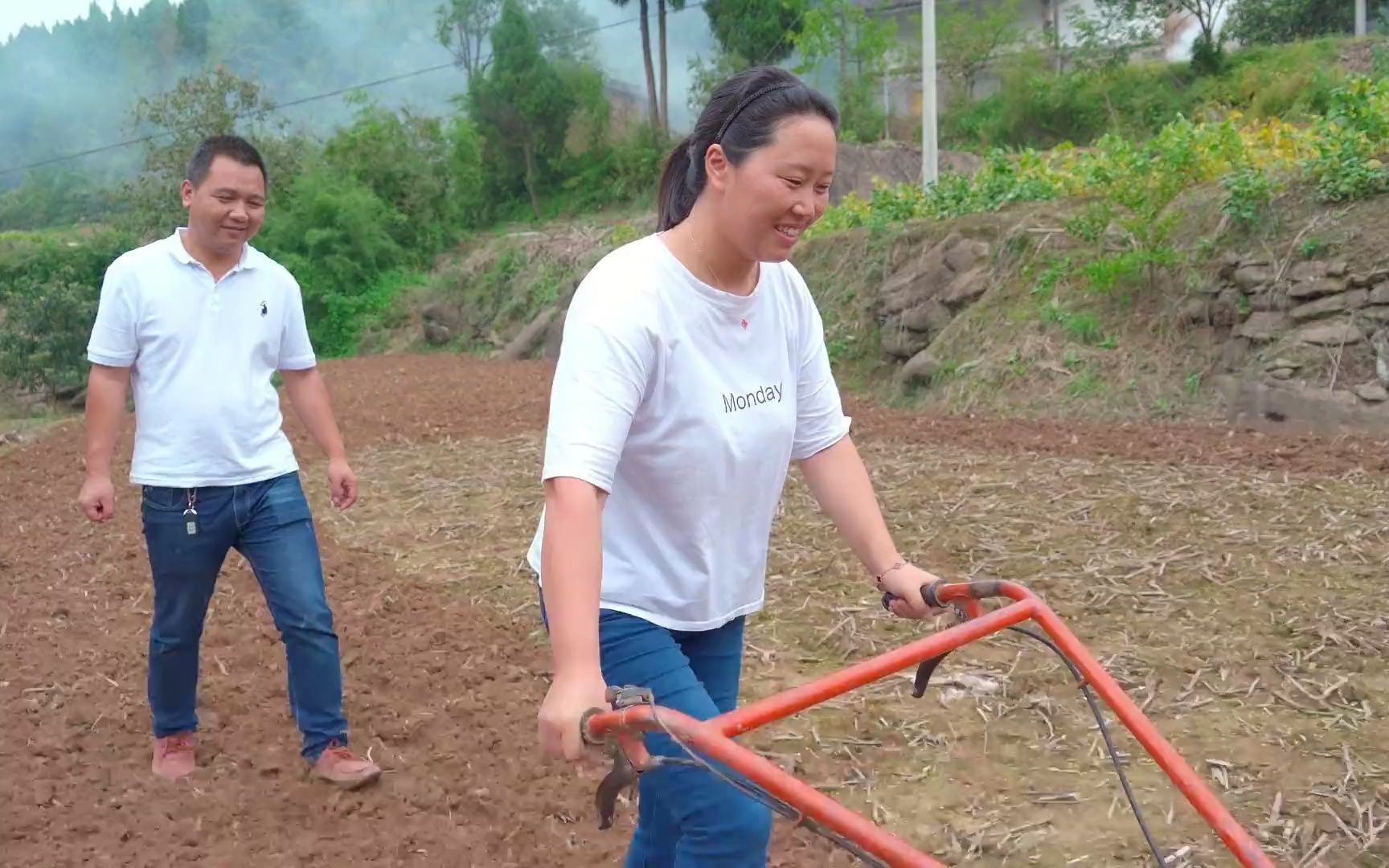 [图]父亲的嘴上说着不，为了给后代子孙树立好榜样，默默接受事与愿违