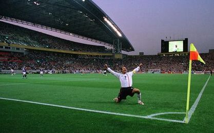 2002世界杯官方回顾1 用或其他应用扫描二维码 硬币- 点赞 2002_fifa