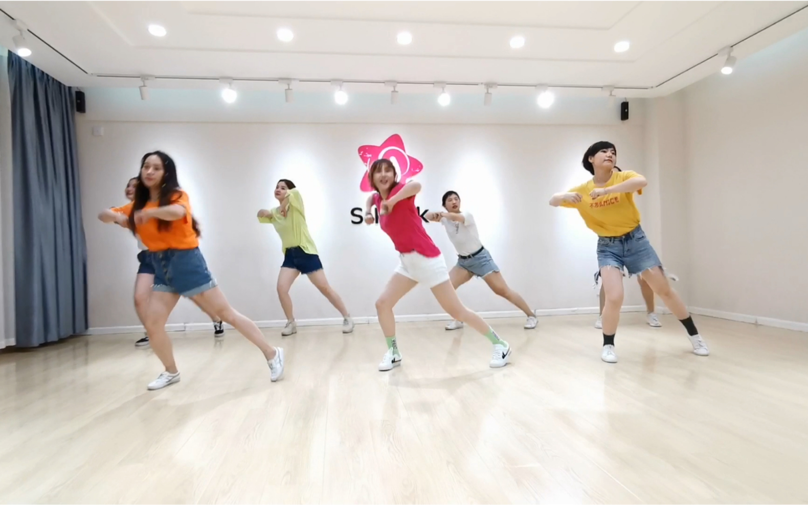 青岛尊zumba《cheap thrills》简单易学舞蹈〖青岛spink舞蹈