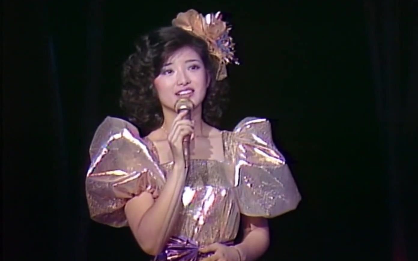 山口百惠1980由传说到神话告别歌坛演唱会《我来自横须贺》开场前有一