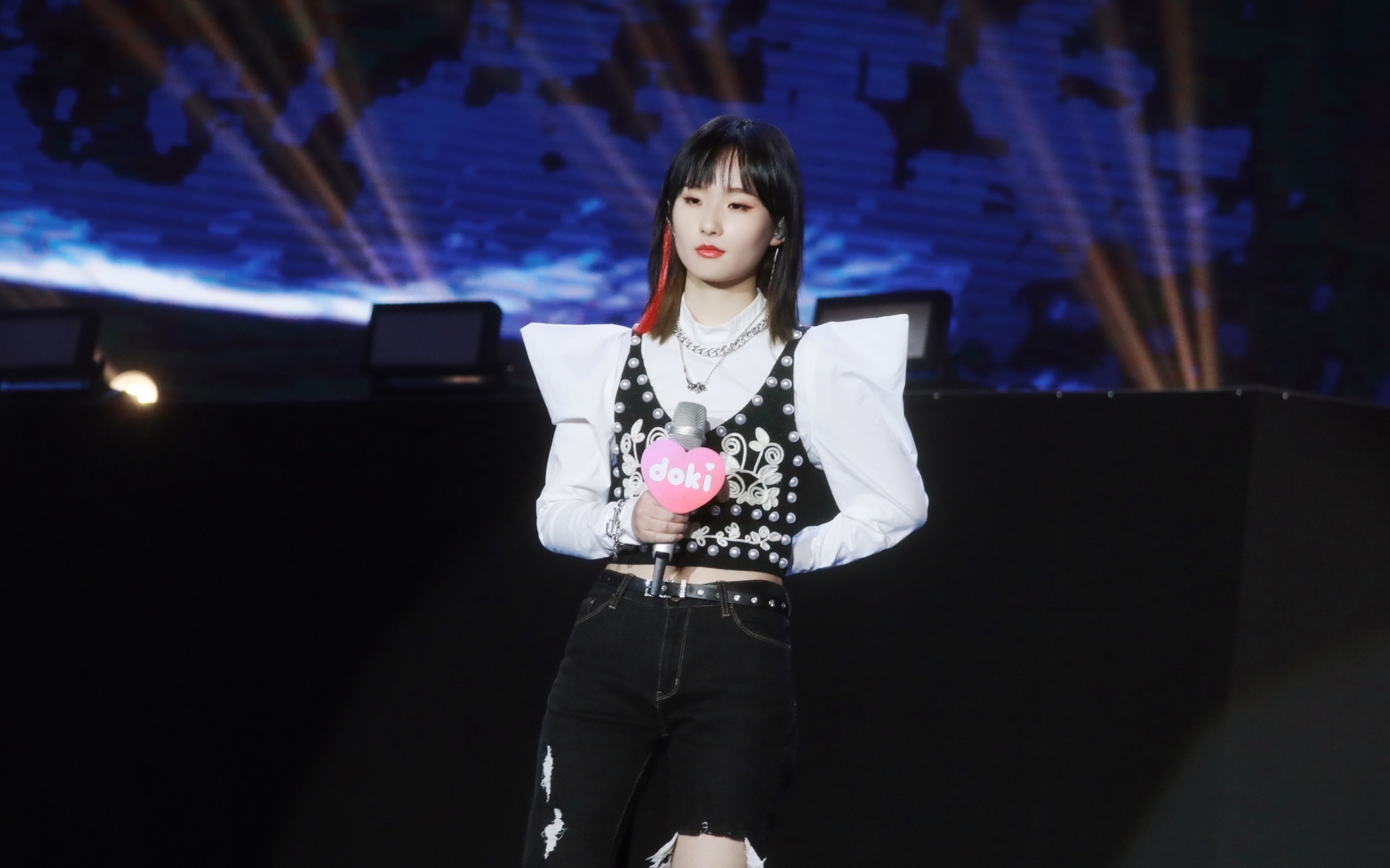 张钰琪doki人气舞台演唱回答超稳live绝美尾音