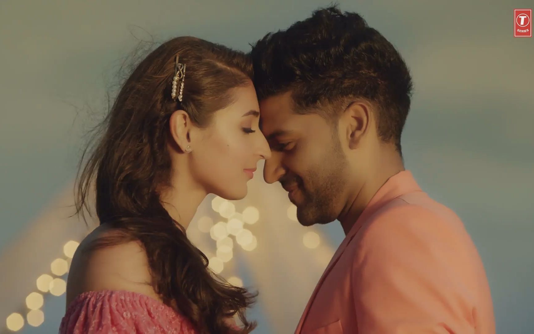 [图]印度音乐MV，官方超清完整版原声带影视金曲《Baby Girl-Guru Randhawa , Dhvani Bhanushali ，宝贝女孩》歌舞盛宴