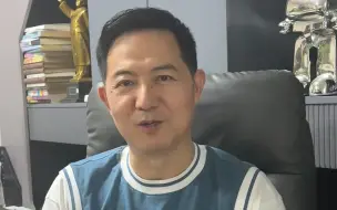 Video herunterladen: 凌爸爸带粉丝亲自体验凌家别墅生活