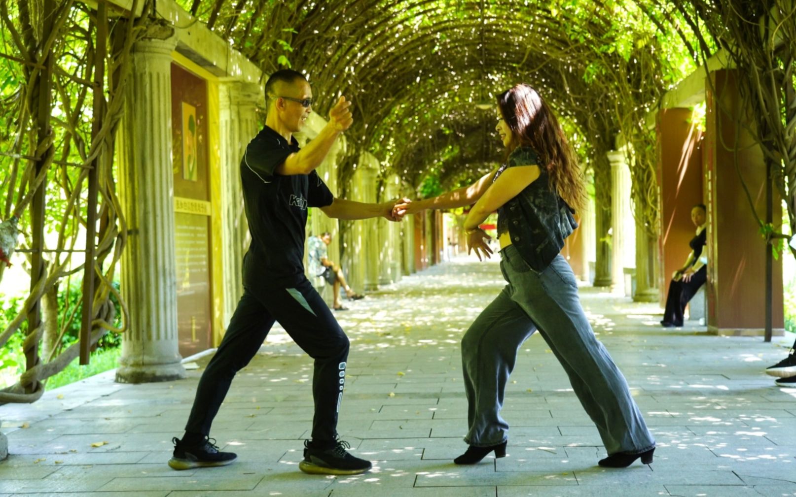 休闲桑巴双人版旋律好听动作简单易学欢迎欣赏