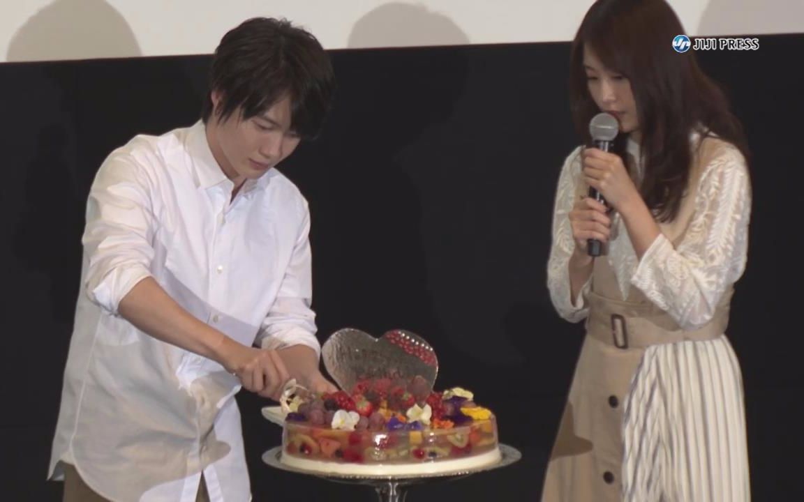 神木隆之介有村架纯の诞生日を祝福