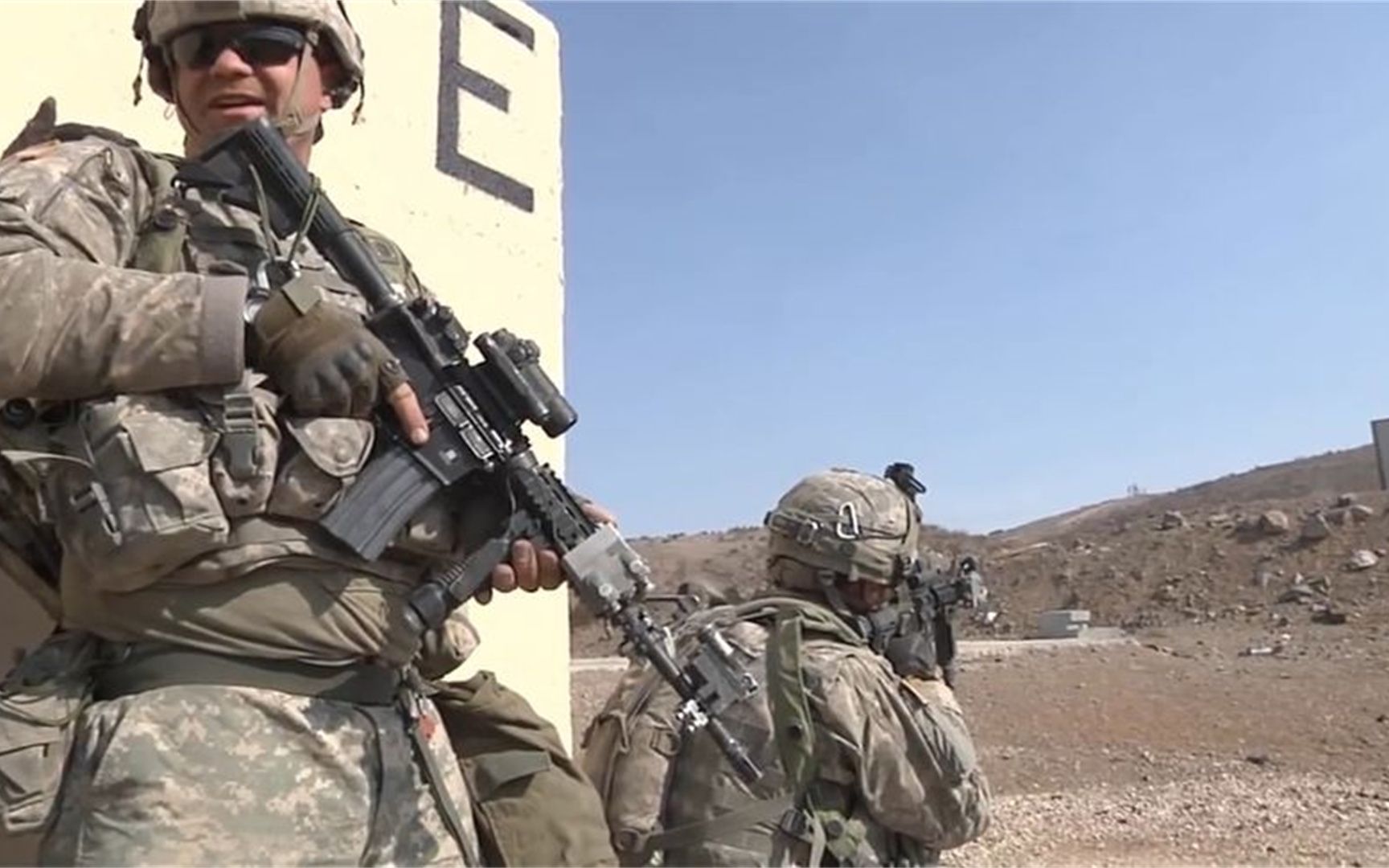 美军的日常训练都会出动哪些装备?坦克和装甲车比较常见