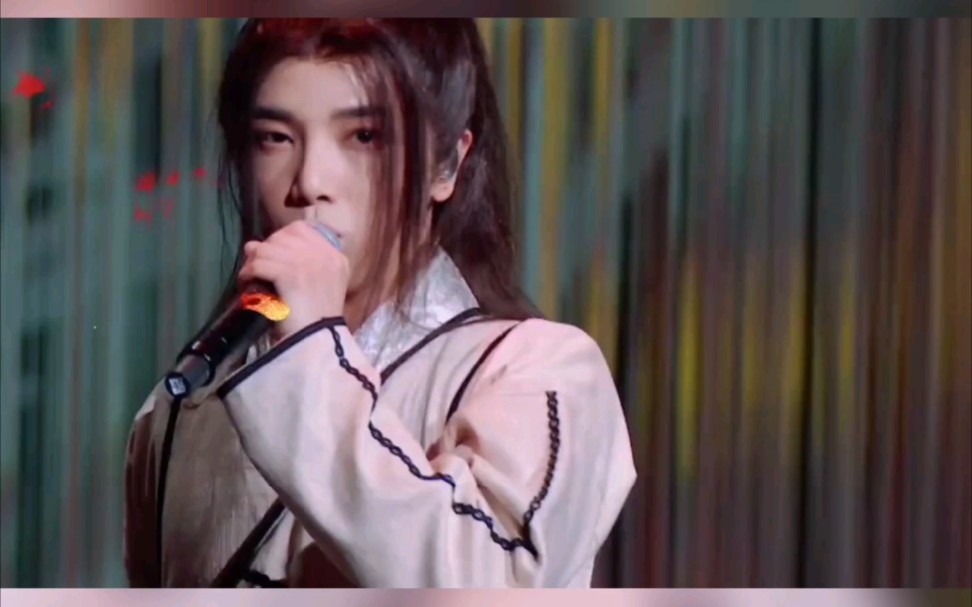 华晨宇古装扮相现场演唱《刀剑如梦》