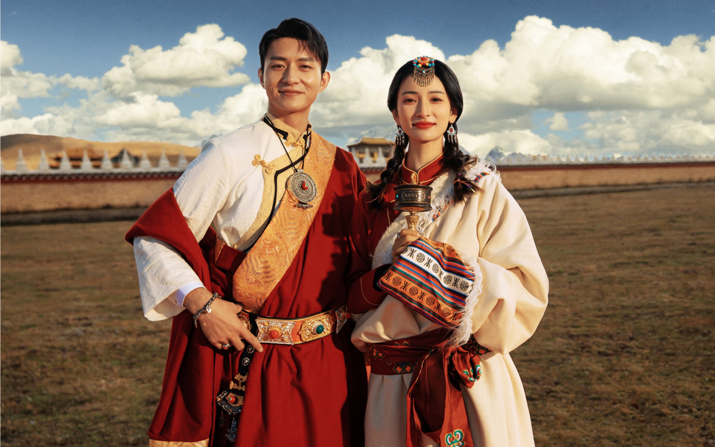 给喜欢藏服的小姐姐拍了套婚纱照,成片简直绝绝子!