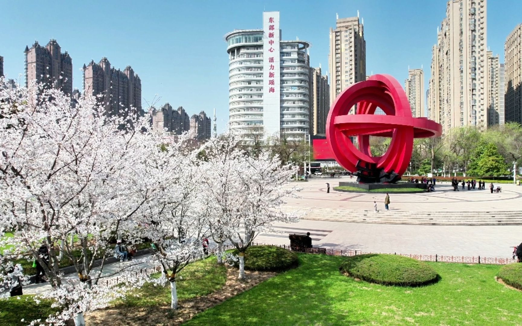 合肥瑶海:又到每年观赏樱花季节,和平广场樱花盛开喜迎客