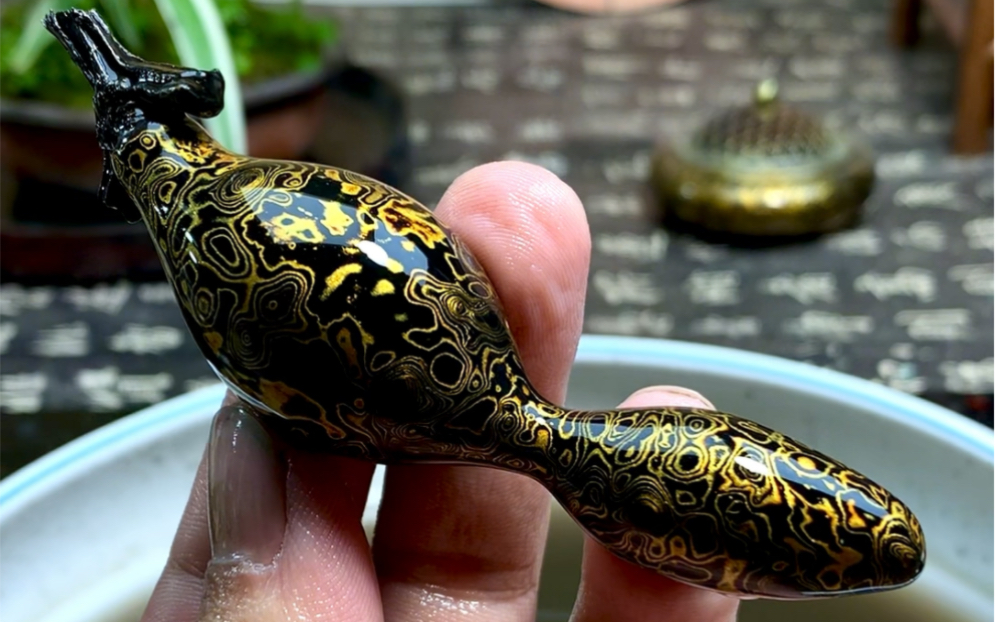 每天坚持分享一件漆器的打磨过程～第四天《黑金葫芦》#大漆 #漆器