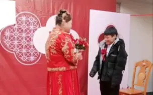 Скачать видео: 幽默时刻之鼠人结婚