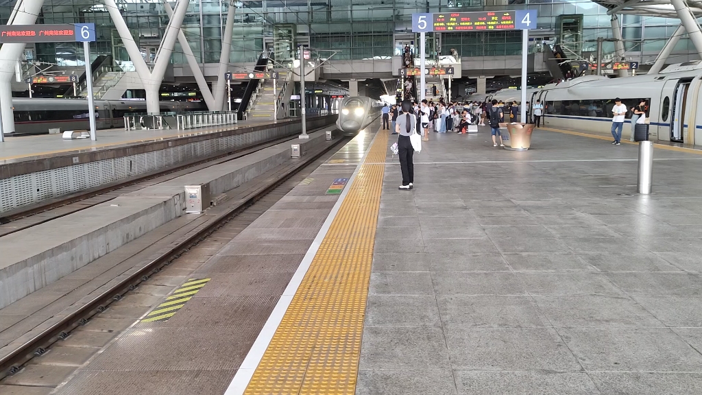 g2961次(桂林北站-深圳北站)本务中国铁路南宁局集团有限公司南宁车辆