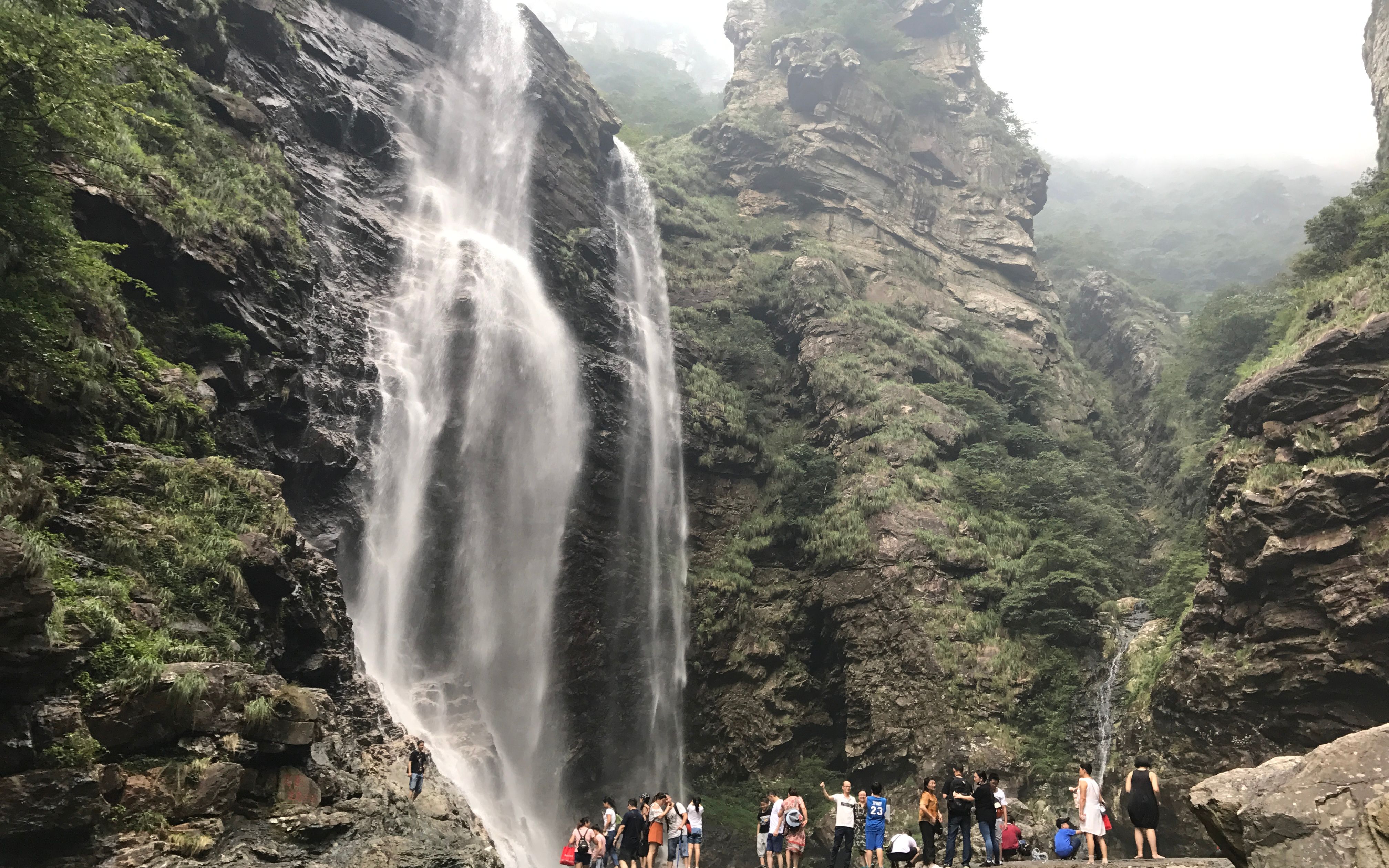 望庐山瀑布——三叠泉瀑布~水量充沛 2017年8月