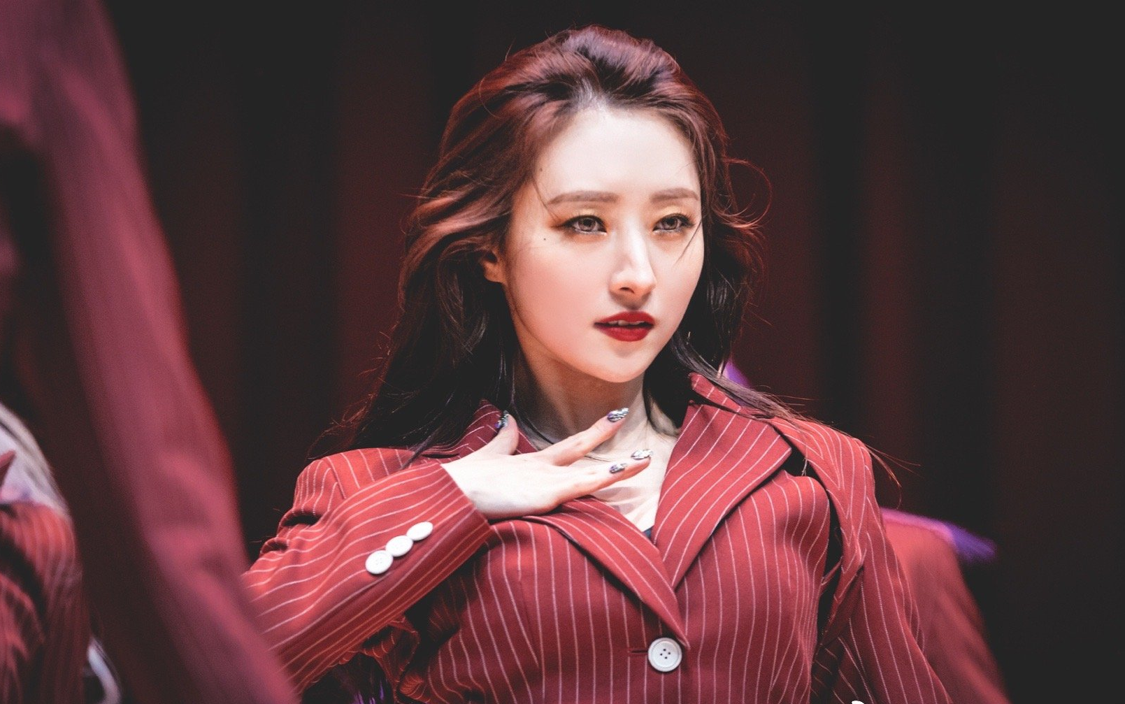 【dreamcatcher | 秀雅/sua/金宝拉】力与美的平衡!