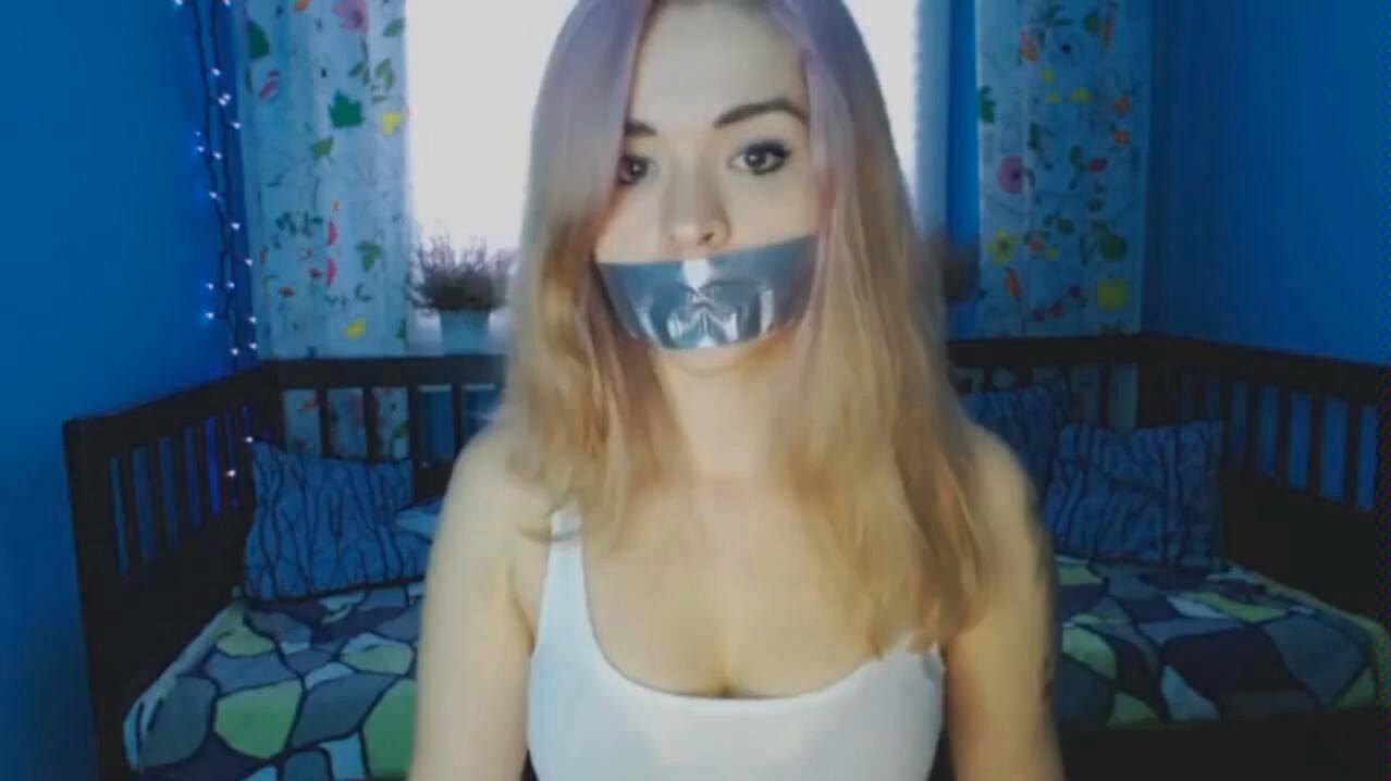 [图]gagged woman