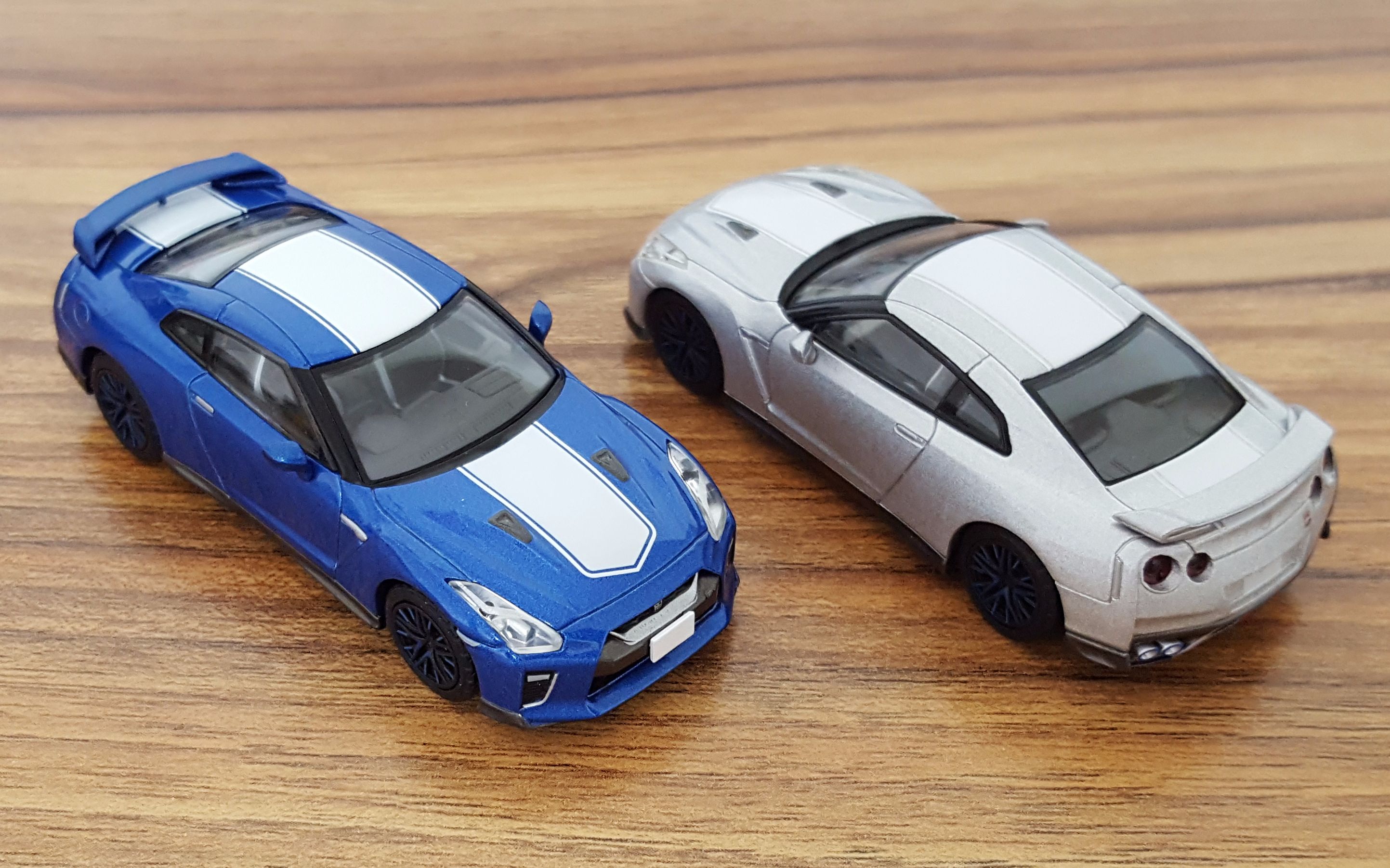 东知玩具tlv日产gtr50周年纪念版n200ab多美卡