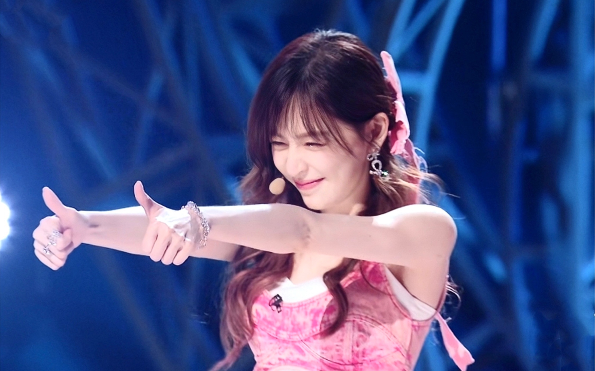 【王心凌】这次的粉红甜心教主绝美! cyndi也太会扭了吧!