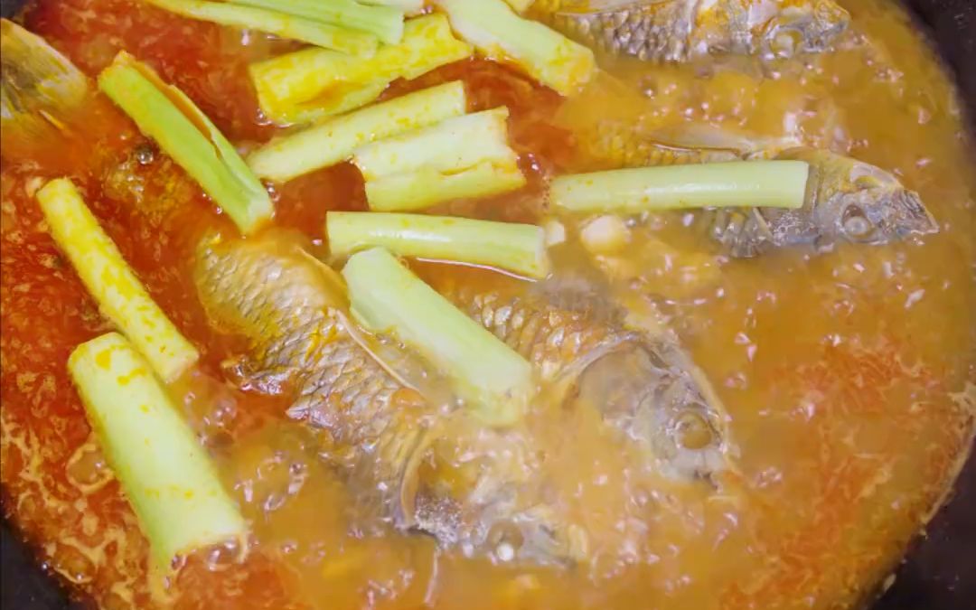 稻花鱼用糟辣椒做成糟辣鱼,又是一道贵州美味!