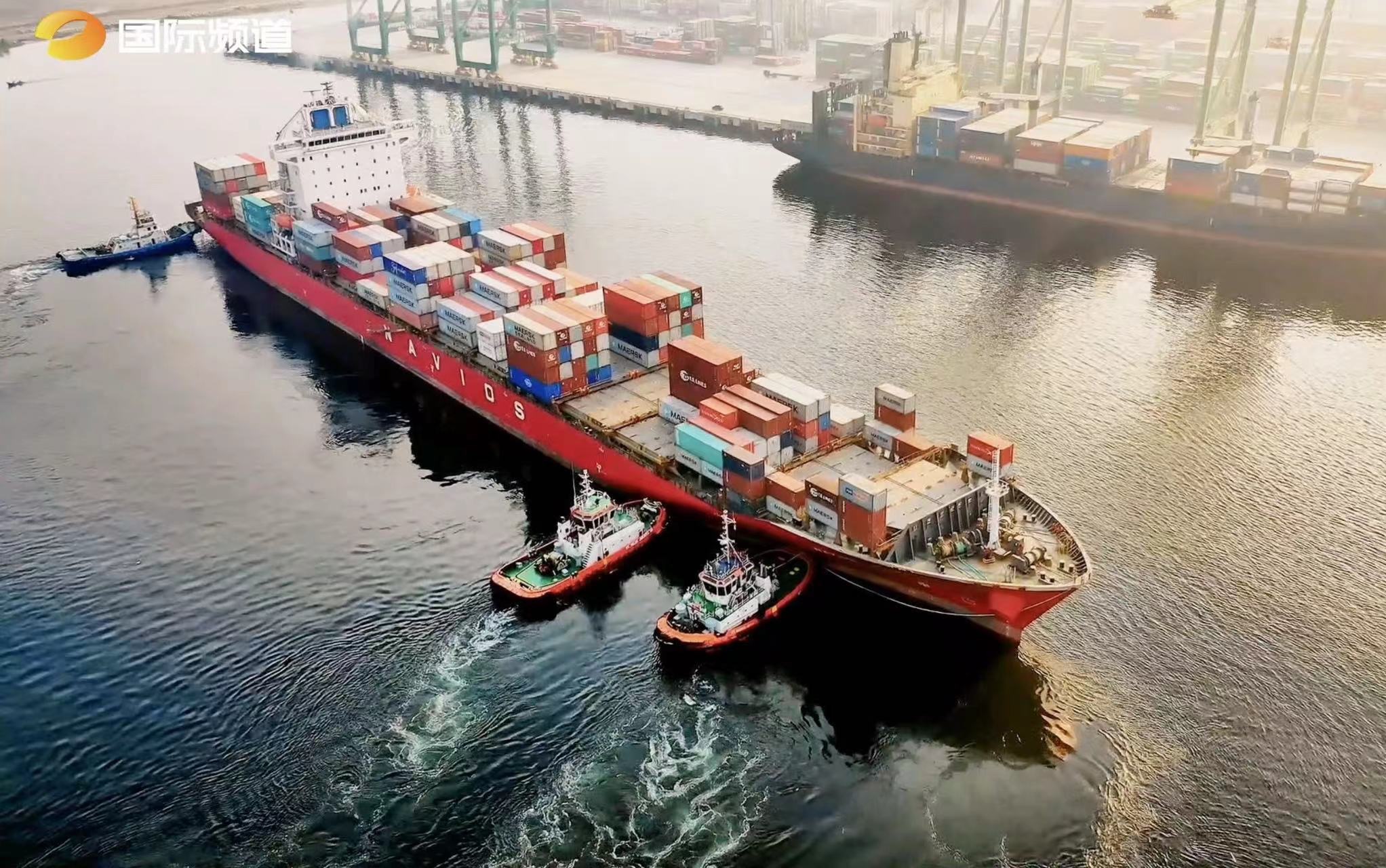 行走的温暖丨中企助力阿比让港"升级",共谋互联互通新未来