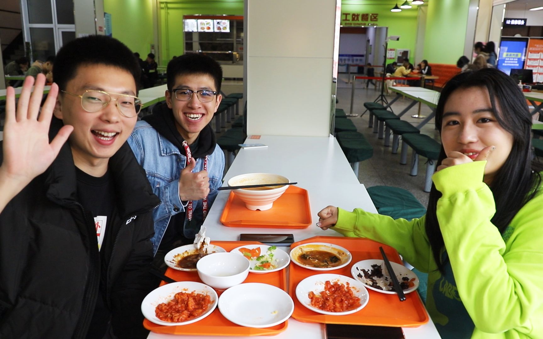 [图]【校园访谈】与大学食堂干饭王一起分享校园美食、大学生活！