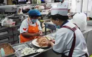 Download Video: 天津老牌国营饭店的早点，一碗云吞飞鸡蛋，早上六点开门就排长队