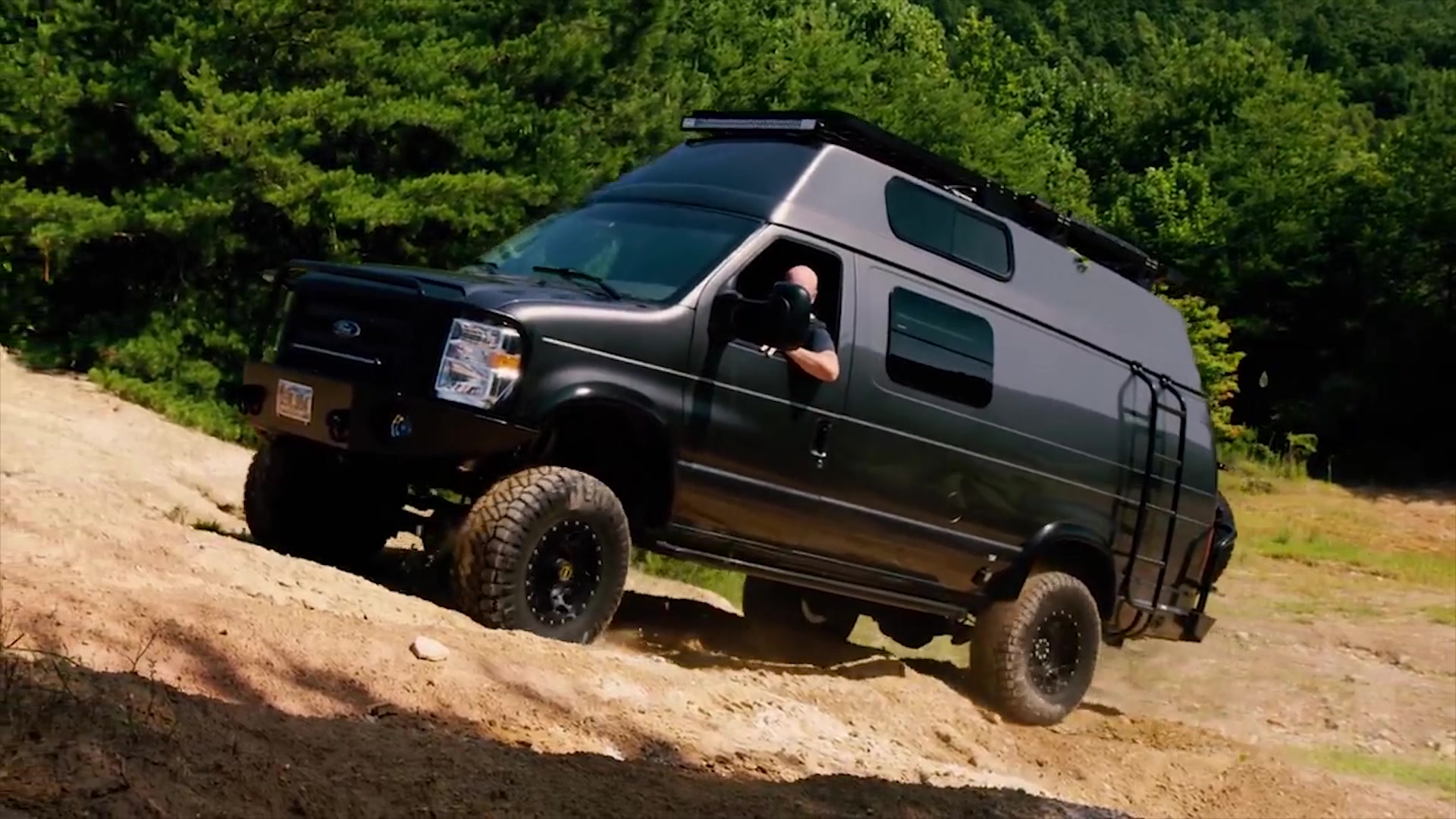 福特e350改装越野房车,只为远方而生_哔哩哔哩 (゜-゜)つロ 干杯