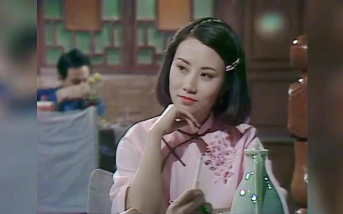 四哥谢贤千王经典霸气,汪明荃演唱主题曲《用爱将心偷》超好听!