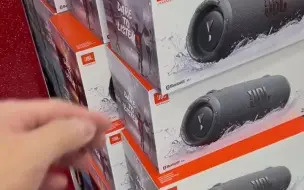 Video herunterladen: 广州服装批发市场 好产品一起分享 出货实拍 手机店 门店  热中JBL XTREME3 音乐战鼓三代 便携式蓝牙音箱 户外音箱 电脑音响 低音炮 四扬声器系统