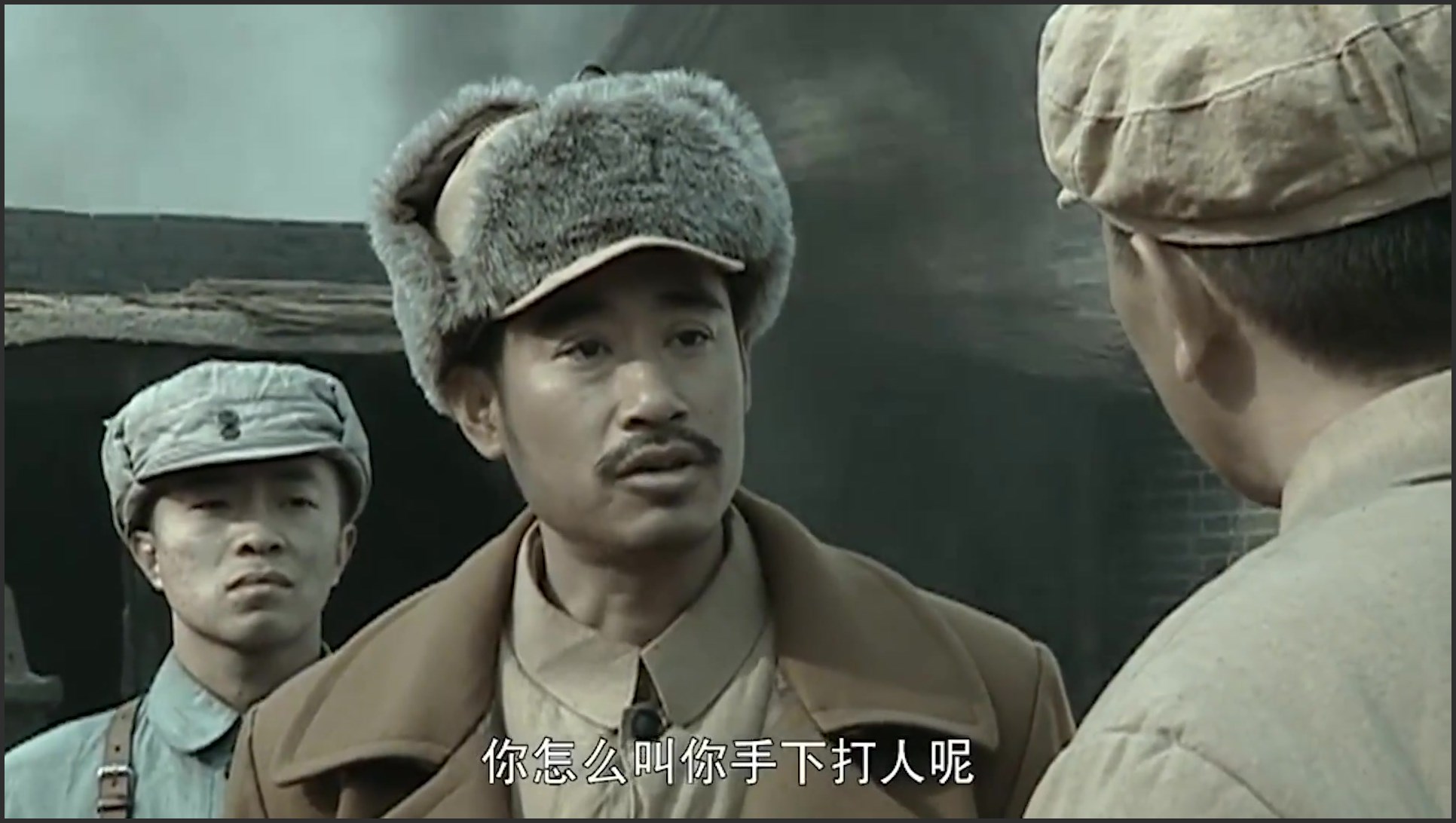 亮剑:五师抢二团物资,没想到李云龙霸气掏枪:老子教你怎么做人