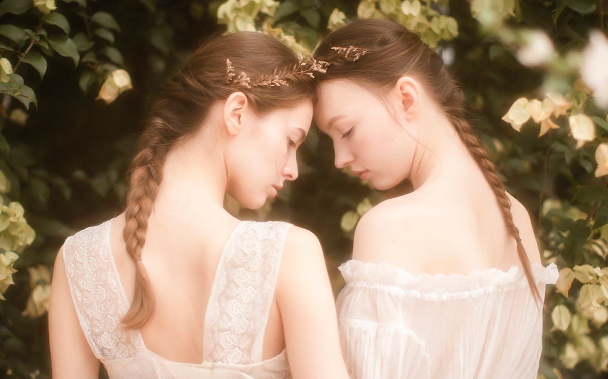 摄影师vivienne mok镜头下朦胧唯美,慵懒柔和的女性