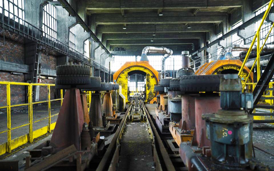 野外探险 | 探索一座废弃的煤矿厂