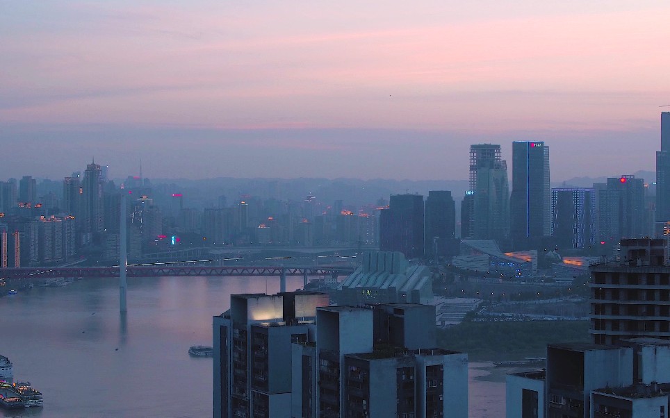 [图]重庆轨道集团团委宣传片《青春的光景》