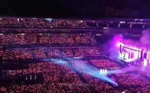 Download Video: 【TWICE】当糖果海升起 就是专属于我们的时光 SoFi Stadium