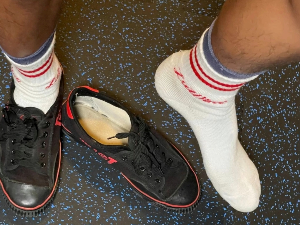 【桀骜爹】运动鞋黑袜白袜健身打卡日常,调皮教学作业图鉴