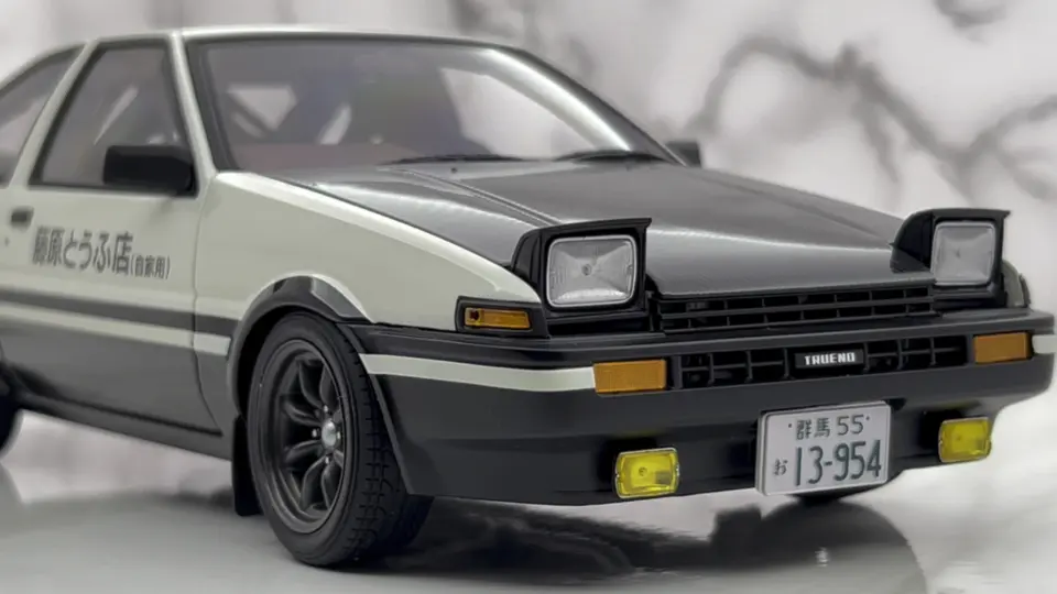 汽车模型展示1:18 AUTOart TOYOTA SPRINTER TRUENO AE86 黑盖Project D 