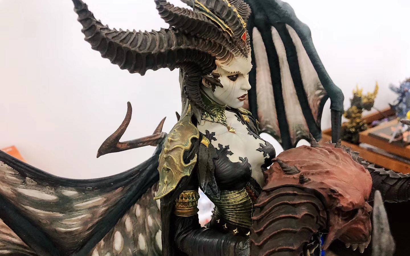 【3dm开箱】来康康新鲜出炉的暗黑4莉莉丝手办