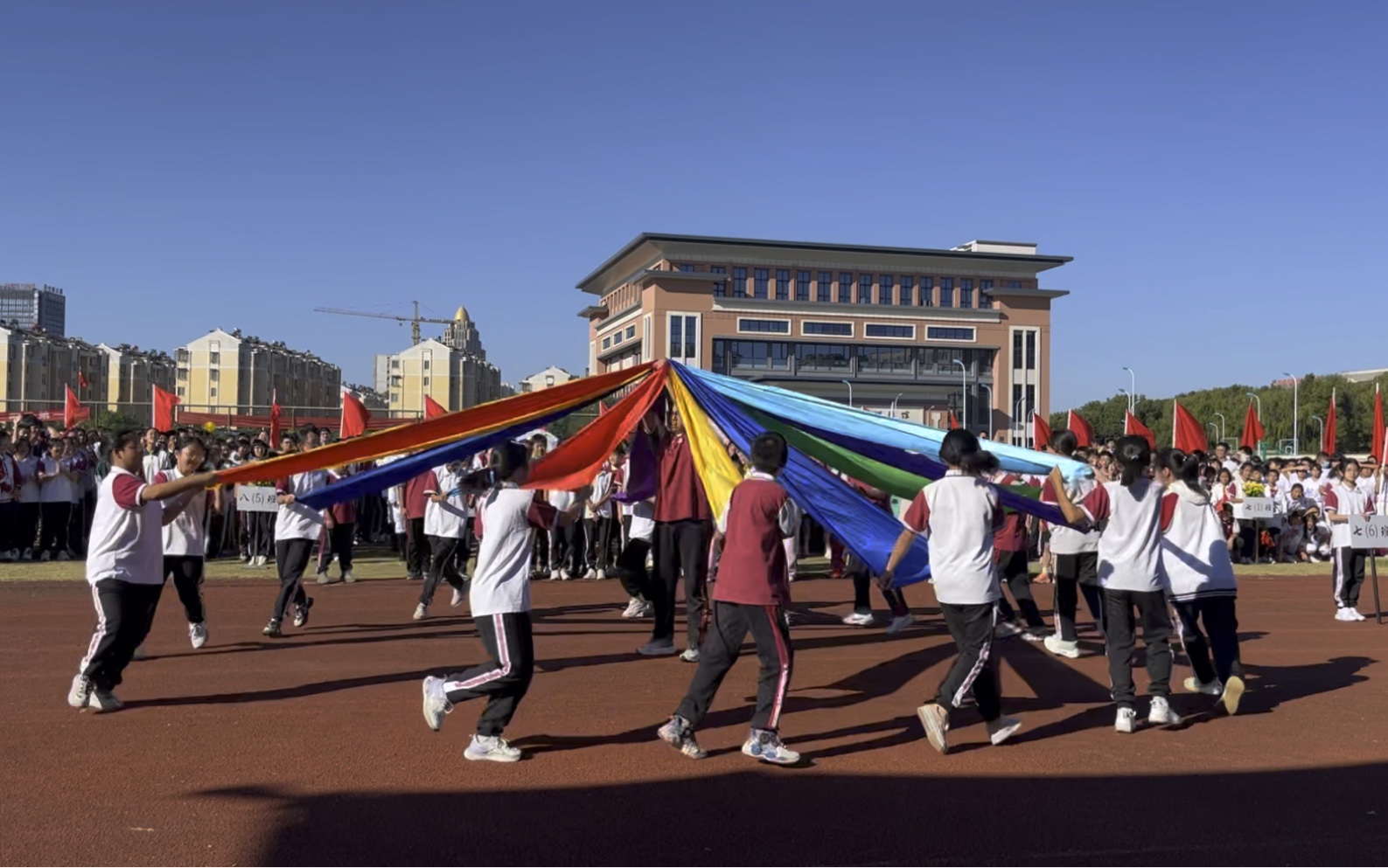 浙师大上虞附中七(6)班运动会开幕式,孩子们都超棒!