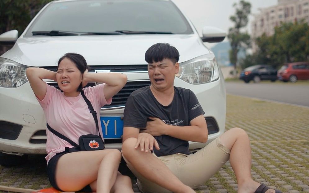 广西美女汽车碰瓷,碰到老公赚了3000元,3分钟笑60次_哔哩哔哩 (゜-゜)
