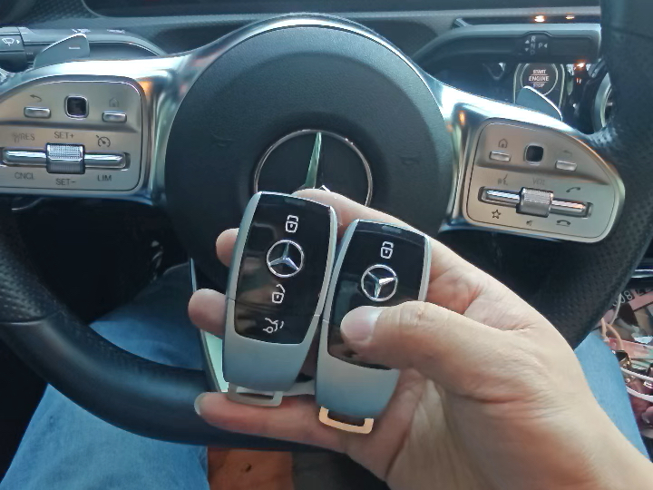 奔驰新款智能钥匙增加一个搞定