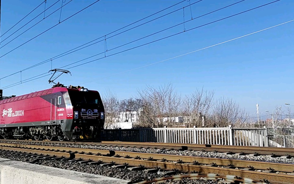 客车z50次窦店站两道通过